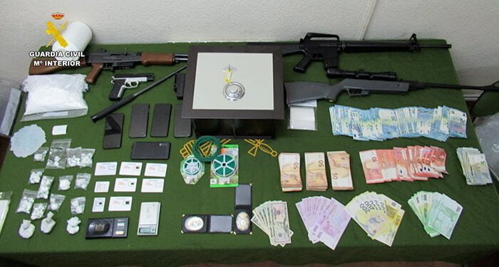 La Guardia Civil desarticula una organización dedicada al tráfico de drogas en San Clemente 1 La Guardia Civil desarticula una organización dedicada al tráfico de drogas en San Clemente