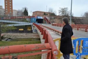 La obra del tramo peatonal que conecta la plaza de España con la rotonda del Retén de Cogolludo entra en una nueva fase los trabajos se desplazan a la escalera