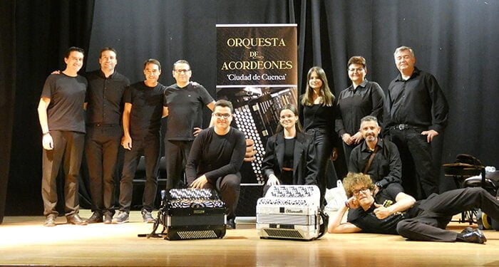 La Orquesta de Acordeones “Ciudad de Cuenca” nace para recuperar y mantener la tradición de este instrumento en la provincia