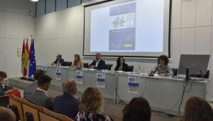 La UCLM presenta una guía que promueve el desplazamiento diario a los centros educativos a pie o en bicicleta