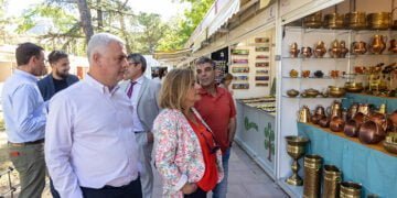 La XXVII Feria de Artesanía se muestra en La Concordia, hasta el domingo, con una treintena de expositores, talleres y animación