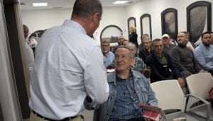 LLuvia de promesas de Alberto Rojo en Los Manantiales