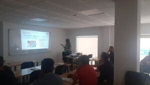 Los talleres de automoción de La Manchuela reciben información sobre lubricantes para transmisiones