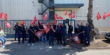 Los trabajadores de ADEA vuelven a exigir justicia salarial