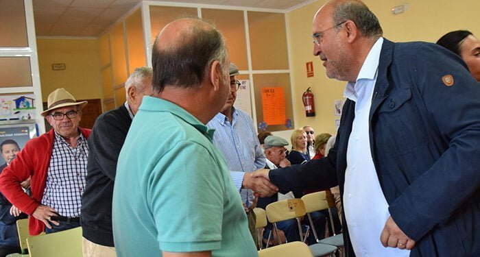 Martínez Guijarro hace una defensa a ultranza de los servicios públicos en el medio rural como herramienta contra la despobla-ción 1 Martínez Guijarro hace una defensa a ultranza de los servicios públicos en el medio rural como herramienta contra la despobla-ción