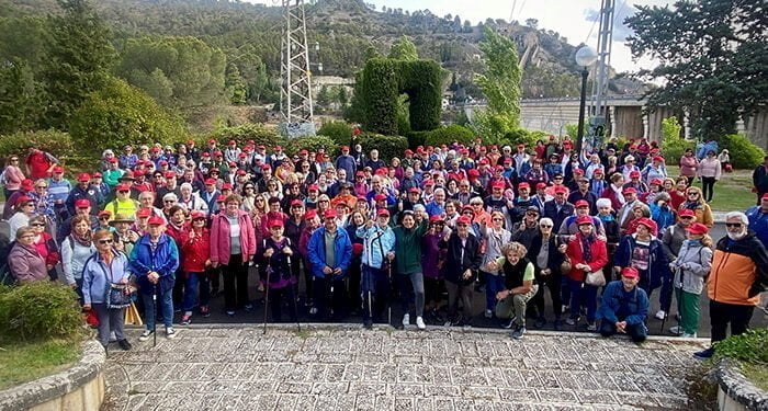 Más de 2.300 personas disfrutan en primavera de las rutas senderistas para mayores en el marco del Programa de Envejecimiento Activo 1 Más de 2.300 personas disfrutan en primavera de las rutas senderistas para mayores en el marco del Programa de Envejecimiento Activo