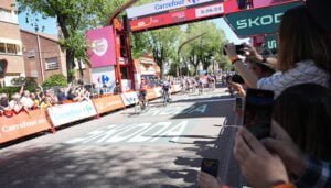 Más de 25.000 personas han seguido en directo las etapas de la Vuelta Ciclista a España femenina a su paso por Castilla-La Mancha