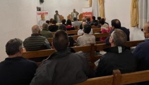 Más de una decena de colectivos culturales participan en una reunión con López Carrizo para conocer las propuestas en esta materia