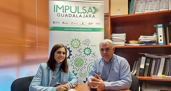 Mondéjar destaca su carácter emprendedor y la comodidad de acceso a todos los servicios en una reunión mantenida con los técnicos de Impulsa 1 Mondéjar destaca su carácter emprendedor y la comodidad de acceso a todos los servicios en una reunión mantenida con los técnicos de Impulsa