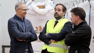 Núñez anuncia que su Gobierno suprimirá todos los impuestos vinculados a la compra-venta de suelo industrial para que la región “sea más atractiva en la implantación de empresas”