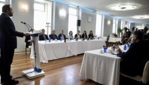 Núñez destaca sus más de 200 medidas para mejorar la sanidad que pasan por reforzar la Atención Primaria, reducir las listas de espera y recuperar la Carrera Profesional