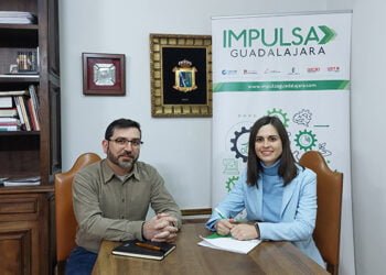 Pastrana se interesa por Impulsa Guadalajara en una reunión de trabajo mantenida con sus técnicos