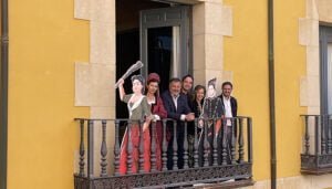 Personajes de la historia de Cuenca se asoman al balcón del Ayuntamiento con motivo del Día Internacional de los Museos