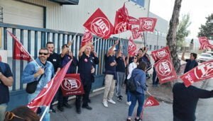 Seguimiento masivo en el primer día de huelga en la empresa de ingeniería documental ADEA de Azuqueca de Henares
