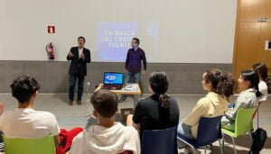 Un centenar de jóvenes de Guadalajara estrenan el escape room de RAEE CLM “descubriendo el código fuente”