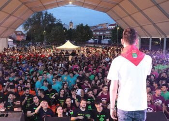 Un multitudinario Desfile y Pregón de Peñas arranca las Fiestas del Cristo de la Expiración de Cabanillas 2023