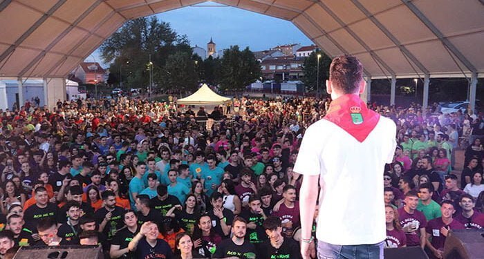 un multitudinario desfile y pregon de penas arranca las fiestas del cristo de la expiracion de cabanillas 2023 1