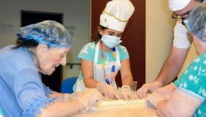 Amavir Cuenca celebra una nueva edición de los campamentos intergeneracionales “De acampada con mis abuelos”