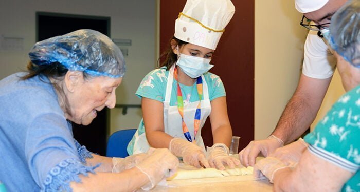 Amavir Cuenca celebra una nueva edición de los campamentos intergeneracionales “De acampada con mis abuelos”