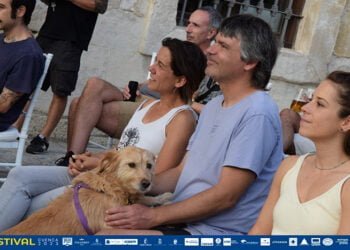 Candestino encandila a perretes y humanos por igual en Estival Cuenca