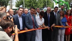 Castilla-La Mancha celebra el “cambio de modelo” que lleva a regar con agua desalada en Levante