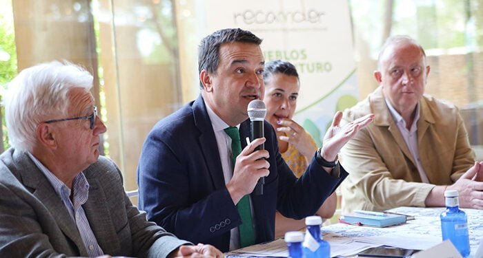 Castilla-La Mancha reivindica agua para beber y para un “verdadero desarrollo rural” de la región ante los “líderes del LEADER”