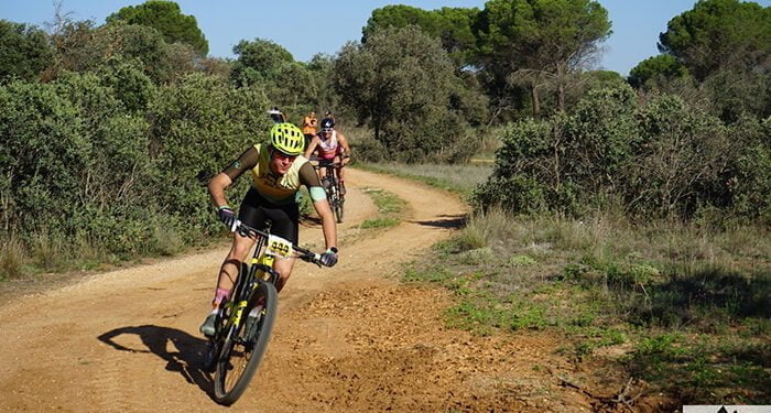 Cristina Belmar y Antonio Cerezo se imponen en el IV Duatlón Villa de las Mesas