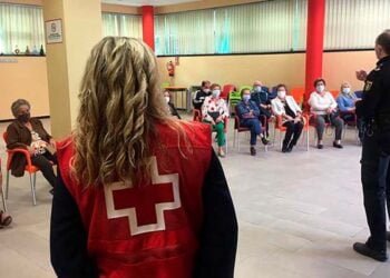 Cruz Roja Cuenca y Policía Nacional se alían contra el maltrato y el timo a los mayores de 65 años