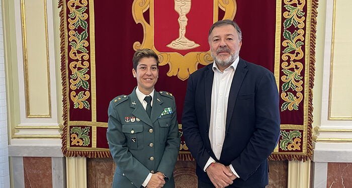 Darío Dolz recibe a la nueva jefa de la Comandancia de la Guardia Civil de Cuenca, María Jesús Pascual 1 Darío Dolz recibe a la nueva jefa de la Comandancia de la Guardia Civil de Cuenca, María Jesús Pascual