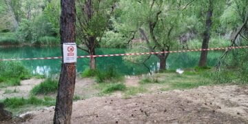 El ayuntamiento de Albendea denuncia el deterioro de la pista de acceso a la playa fluvial del río Guadiela
