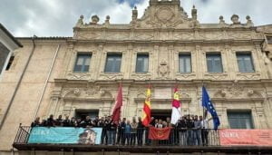El Ayuntamiento de Cuenca festeja con el REBI Balonmano Cuenca su histórica temporada