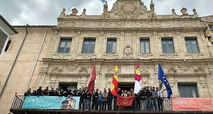 El Ayuntamiento de Cuenca festeja con el REBI Balonmano Cuenca su histórica temporada 1 El Ayuntamiento de Cuenca festeja con el REBI Balonmano Cuenca su histórica temporada