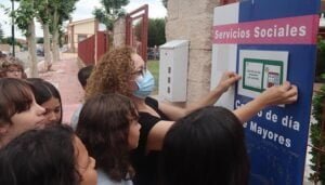 El Colegio San Blas de Cabanillas llena de señales inclusivas los edificios públicos
