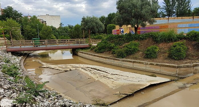La tormenta del domingo destroza el río del barranco del Alamín