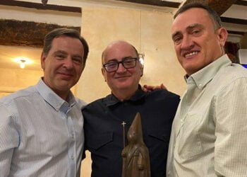 La Asociación Procesionista Tertulia La Vara de Cartagena reconoce a la Junta de Cofradías en sus Premios Capirotico