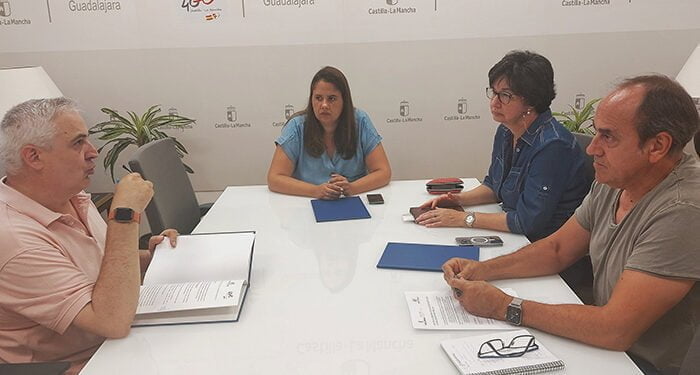 La Autoescuela San Cristobal de Guadalajara se adhiere al programa de la Junta de ´Empresas y Entidades por una sociedad sin violencia hacia las mujeres´