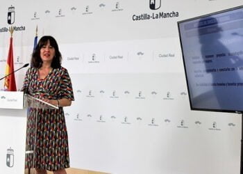 La guionista madrileña afincada en Henche, Natalia Díaz Martínez, premiada por la Junta