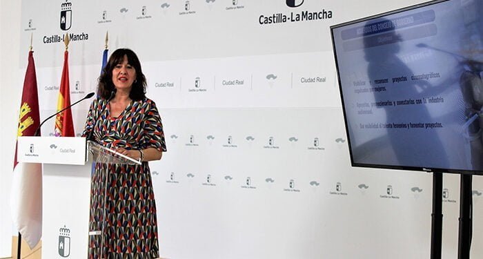 La guionista madrileña afincada en Henche, Natalia Díaz Martínez, premiada por la Junta