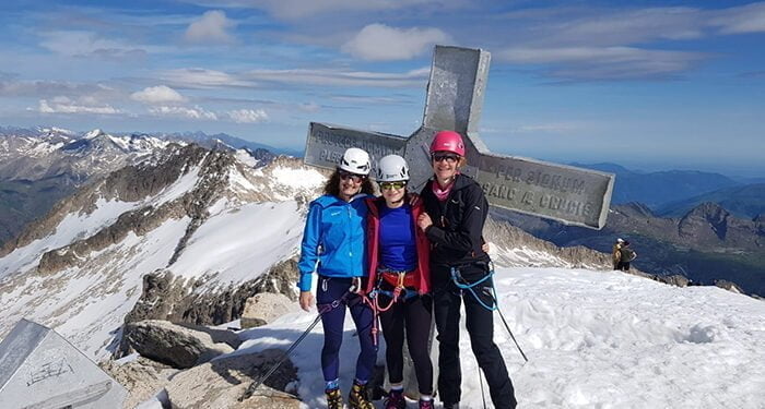 La joven escaladora conquense de trece años Aitana Iniesta Llorens hace cima en pico Aneto