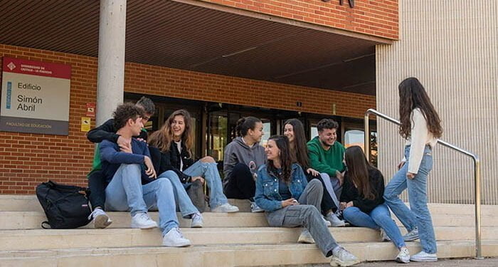 La UCLM abre este martes, 20 de junio, la preinscripción en estudios de grado para el curso 2023-2024 1 La UCLM abre este martes, 20 de junio, la preinscripción en estudios de grado para el curso 2023-2024