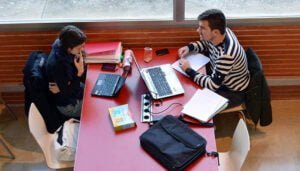 La UCLM convoca 28 becas de excelencia para estudiantes de másteres oficiales en el curso 2023-2024