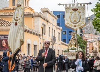 La Virgen de la Luz desfila, majestuosa, por las calles de Cuenca