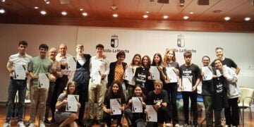 Los institutos Aguas Vivas y Buero Vallejo de Guadalajara, ganadores de la V Liga de Debate entre estudiantes