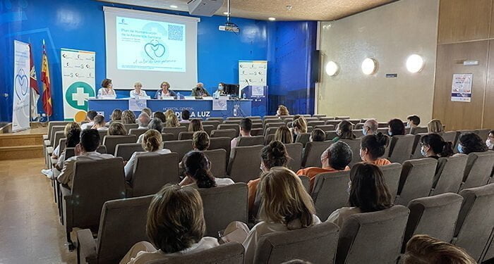 Los profesionales del área Sanitaria de Cuenca conocen el Plan de Humanización y se suman a la estrategia de salud que se centra en las personas