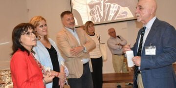 Más de un centenar de piezas de Pedro Mercedes que ofrecen un recorrido por toda su obra se exponen en Valencia