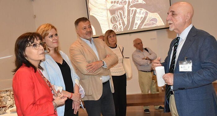 Más de un centenar de piezas de Pedro Mercedes que ofrecen un recorrido por toda su obra se exponen en Valencia