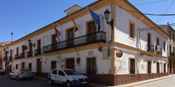 MITMA concede casi un millón de euros al ayuntamiento de Campillo de Altobuey para rehabilitar edificios públicos