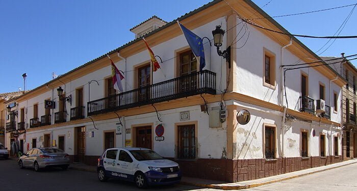 MITMA concede casi un millón de euros al ayuntamiento de Campillo de Altobuey para rehabilitar edificios públicos