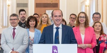 Rojo lamenta que desde este sábado la ciudad vaya a tener “a una alcaldesa perdedora, con un gobierno Frankenstein de ultraderecha”