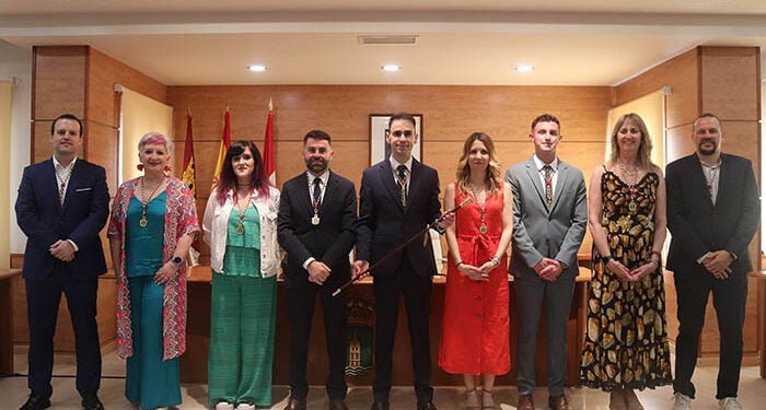 Salinas firma los decretos para el reparto de las distintas Concejalías y Tenencias de Alcaldía